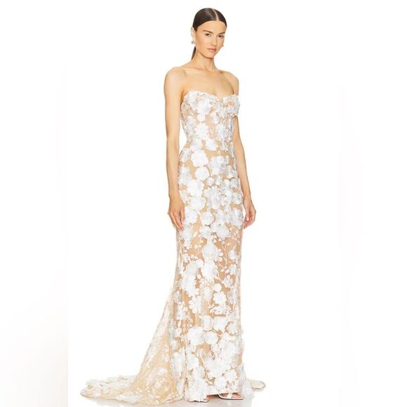NWOT BRONX AND ABNCO Jasmine Strapless Floral Bridal Gown in White - Picture 2 of 11